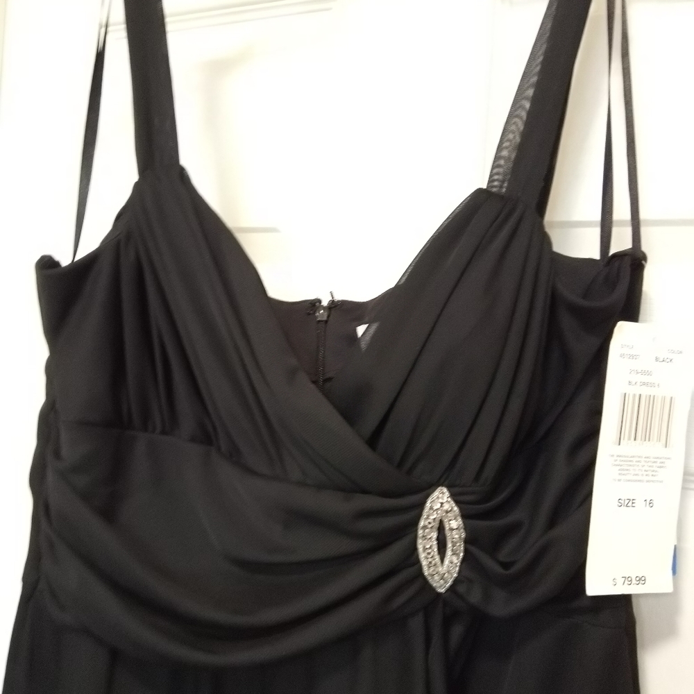 🆕 formal 👗 by City Clothing 🌹formal black 👗size 16🌸